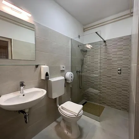 Hostel Budget *